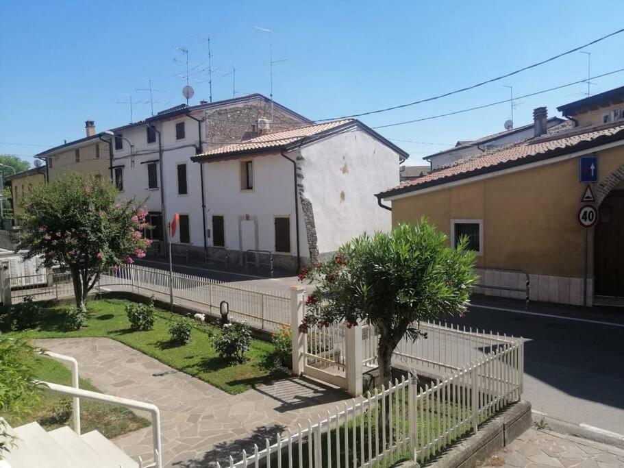 شقة Nido Sul Garda كاستلْنْيوفو ديل غارد المظهر الخارجي الصورة